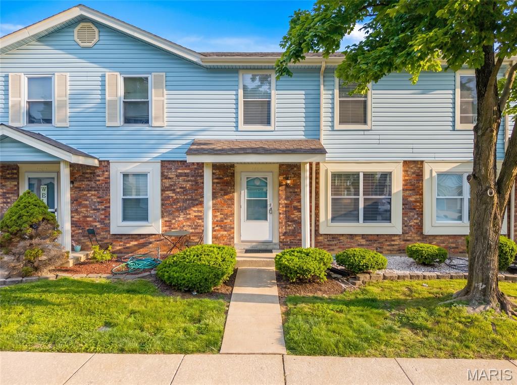 Amazing Townhome Villa and a FANTASTIC price!   Come see !   Open house announcement!!!!!  Sunday 6/28/2026 12-2pm
The villa you have been looking for is here!   2 story spacious villa condo with a full basement! So many nice features throughout! Spacious great room will greet you as you enter! Main floor powder room boasting vanity, toilet and mirror! Fantastic open concept kitchen dining and adjacent main level laundry with lots of storage! Eat in kitchen offers easy access to back yard! Upstairs features 2 very spacious bedrooms with nice flooring! Upstairs full bath! Additional potential living space offered in lower level with room for a potential separate rec room, office, and/or extra storage.  Updated electrical with new panel! Freshly painted throughout, and so much more! Great location close to highway 367, parks, schools, shopping and so much more!  Put this on your MUST SEE list!   Tell your friends and family and come check out this great villa at open house Sunday 6/28/2026 12-2pm!  Come to open house and hear about special financing!!!!
