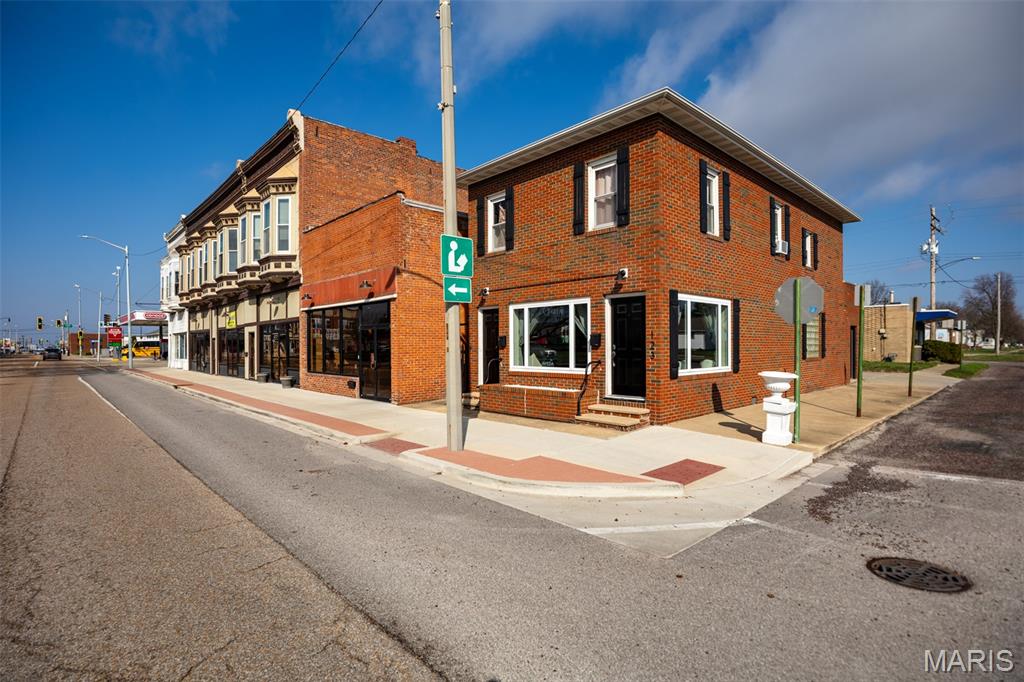 Litchfield - Commercial Sale