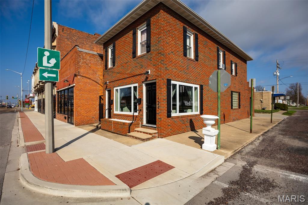 Litchfield - Commercial Sale