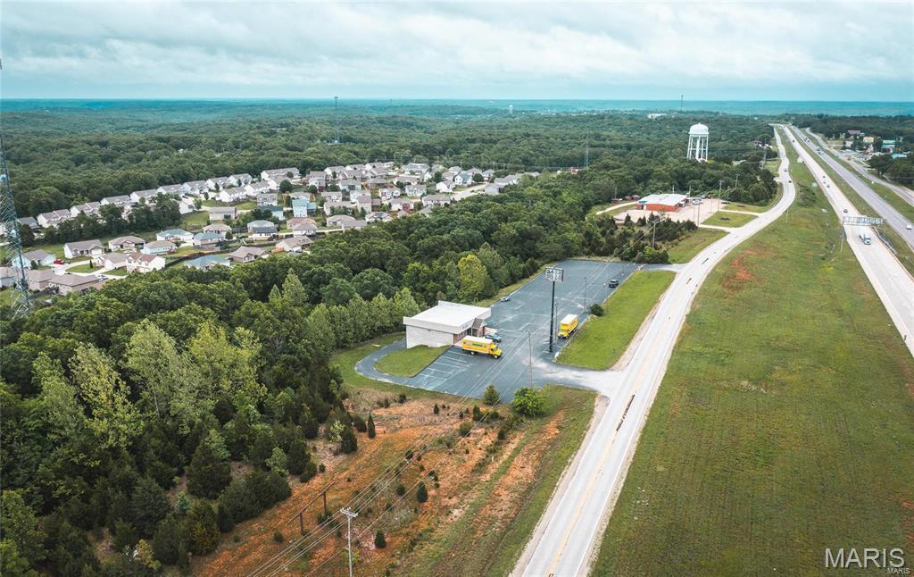 Excellent Commercial Location offers just under 4 acres m/l of ground and GREAT I-44 visibility.  Approximately 277 ft St. Robert Outer Road Frontage and is highly visible from both the east and the west bound lanes.  Easily accessible from the 161 exit. Location: City, High Traffic