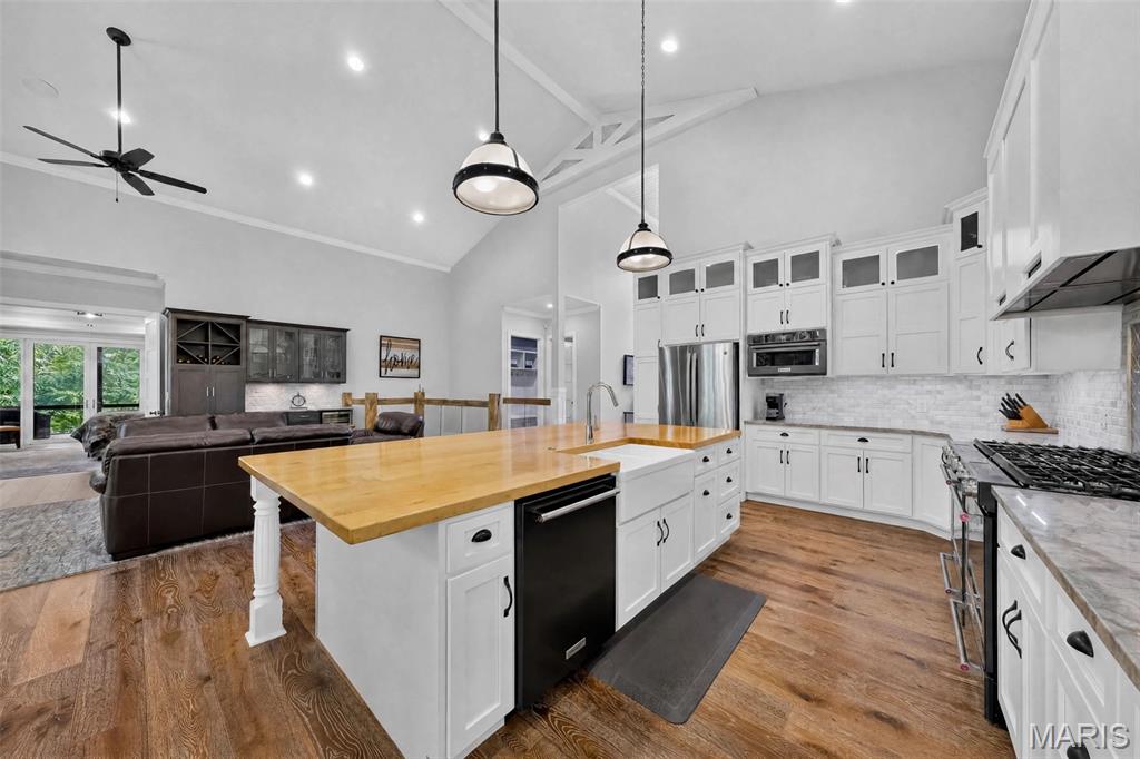 Pine Lake Estates - Residential