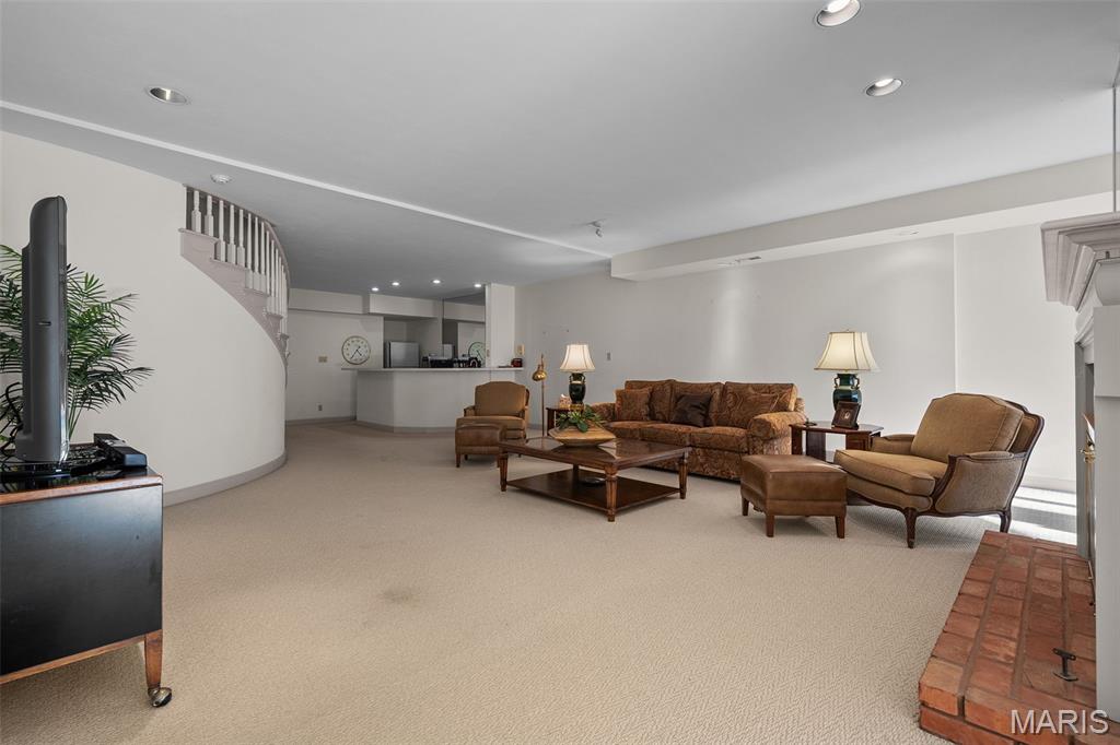 Carlyle Two - Residential