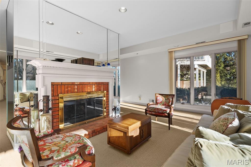 Carlyle Two - Residential