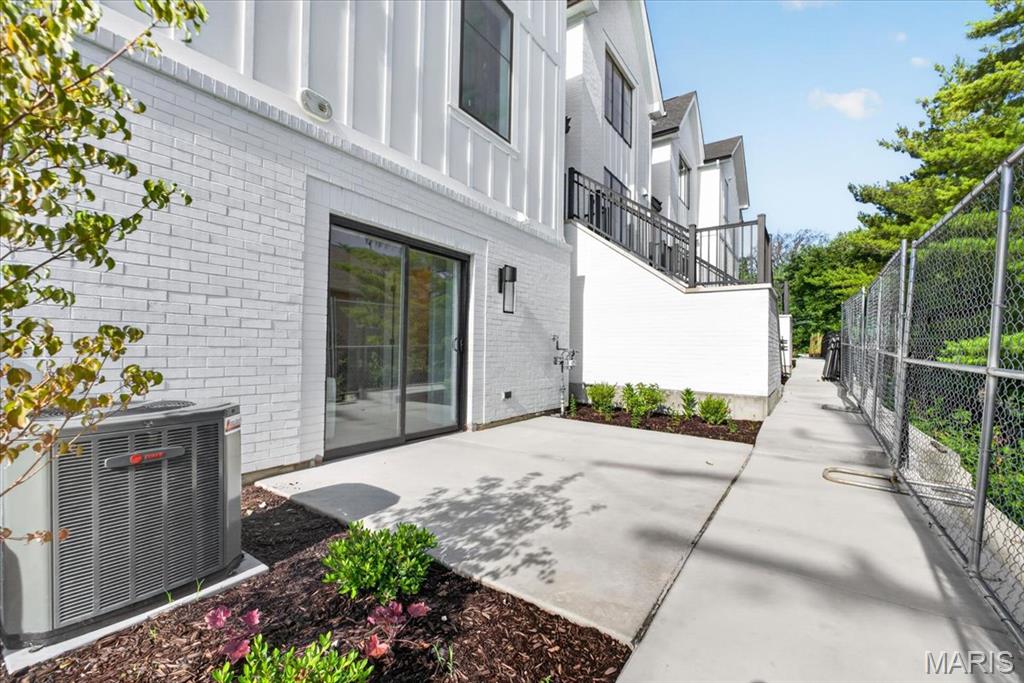 tower hill - Residential