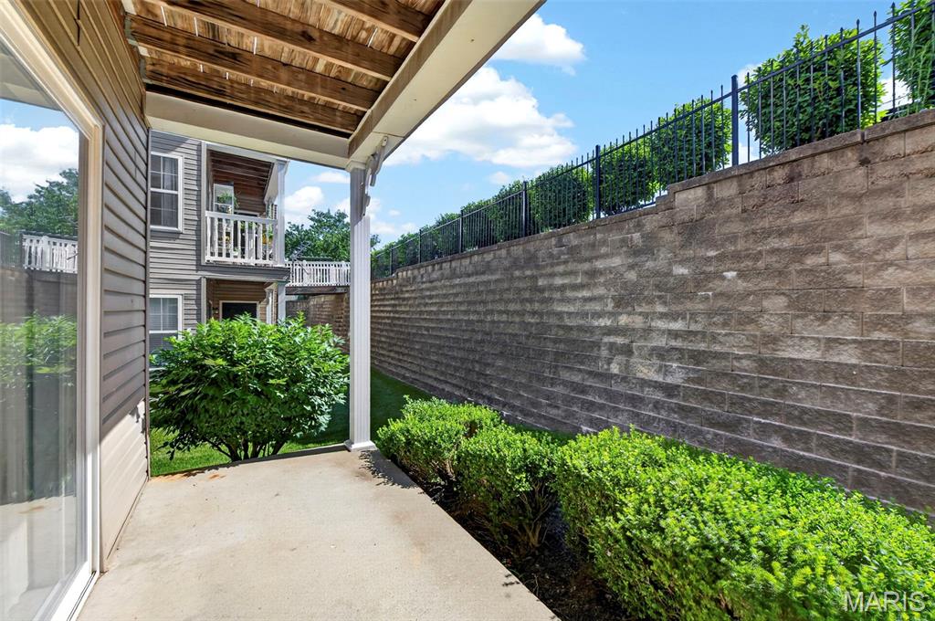 Bella Vista Condo #8 - Residential