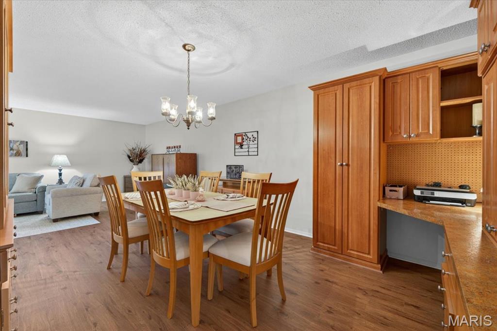 Parkway Gardens Village 6 Condo - Residential