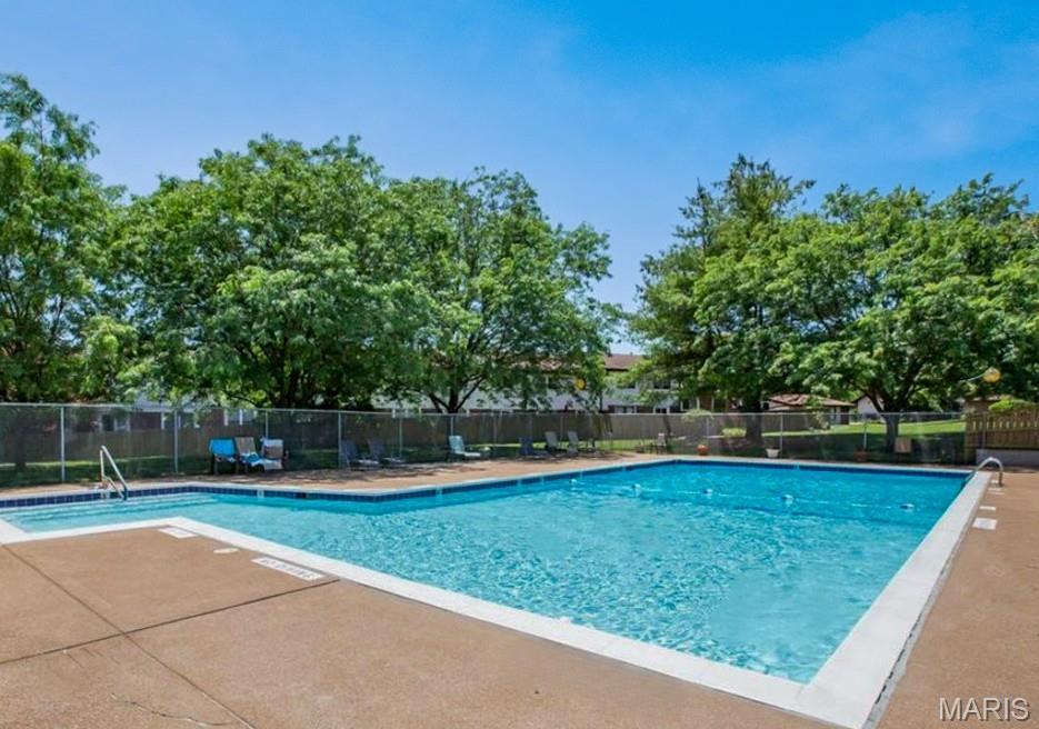 Parkway Gardens Village 6 Condo - Residential