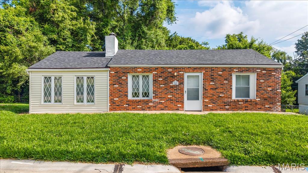 Great opportunity to own a spacious 4-bedroom, 1-bath home in Ferguson! This property offers plenty of space and strong potential for homeowners or investors alike.

Property Features:

4 Bedrooms
1 Bathroom
Spacious Layout
Large Yard
Located in Ferguson
Convenient Access to Shopping, Schools, and Major Highways

Whether you are looking for a primary residence or an investment property, this home offers excellent potential at an affordable price point.