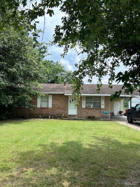 If you are looking for an investment property or a home that requires some TLC, this home is ready for your renovations.  Priced to sell quickly, schedule your viewing today!