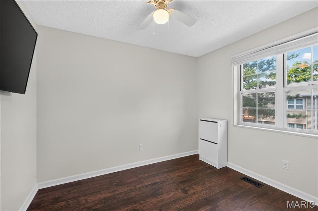 Brentwood Forest Condo Ph Seven - Residential