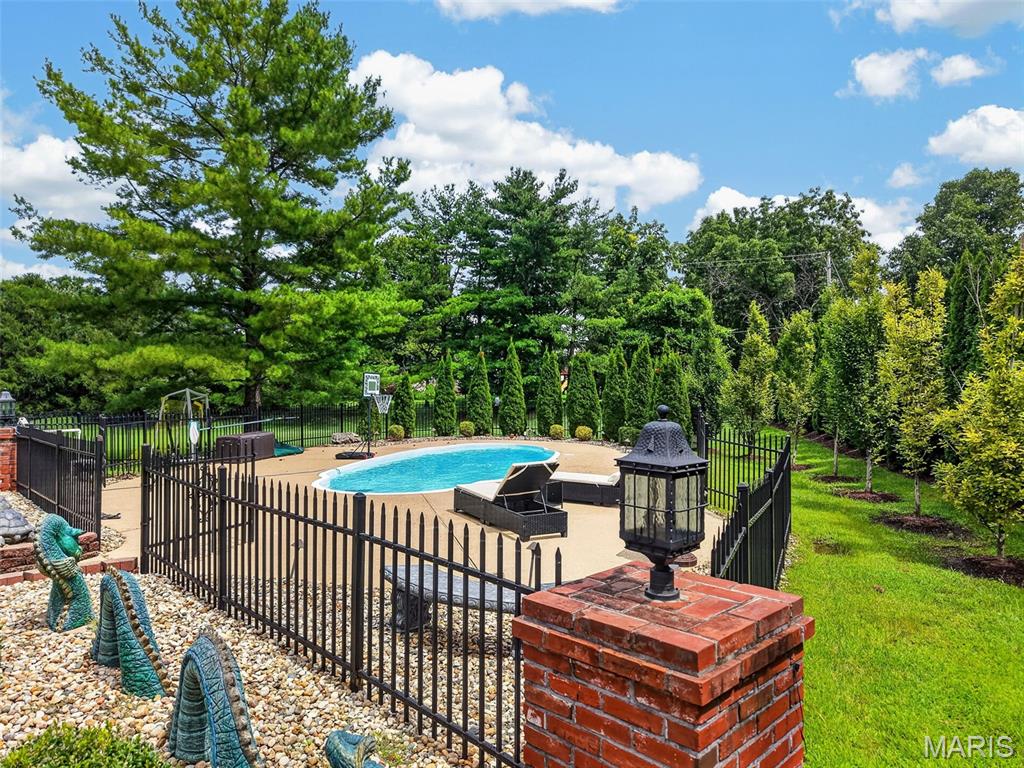 Hamptons The - Residential