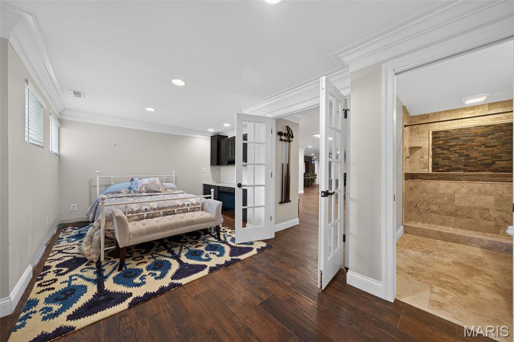 Hamptons The - Residential