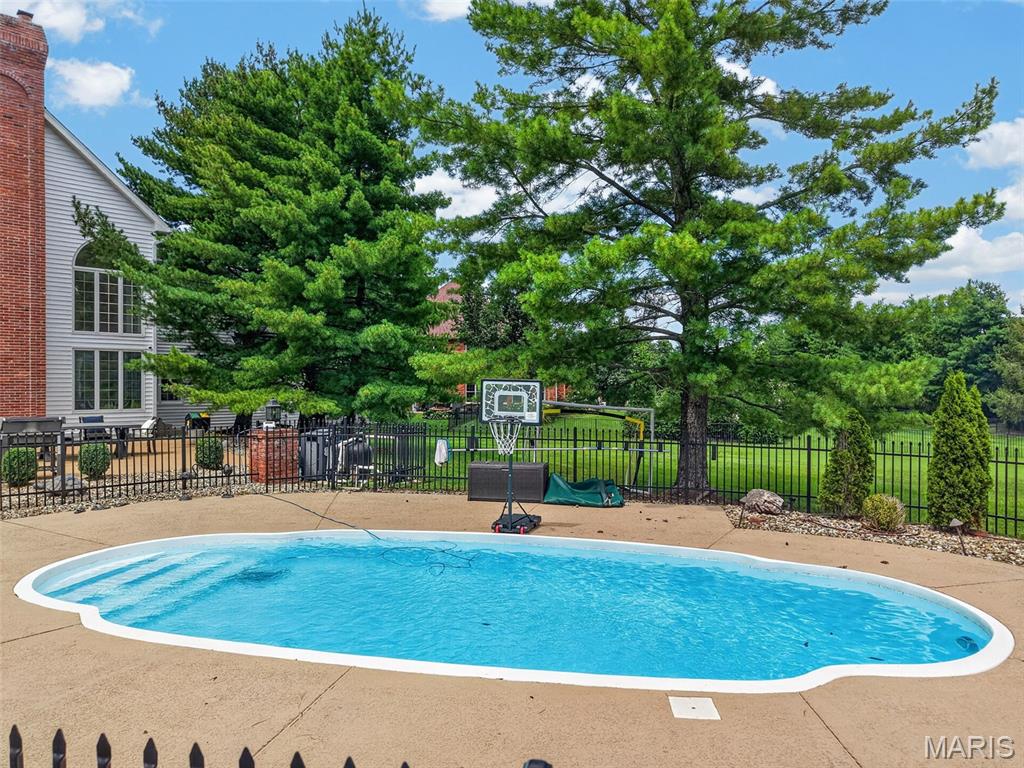 Hamptons The - Residential