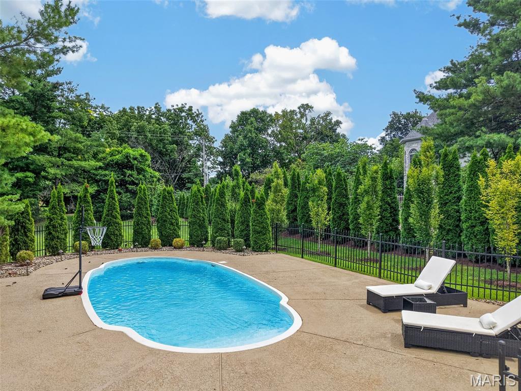 Hamptons The - Residential