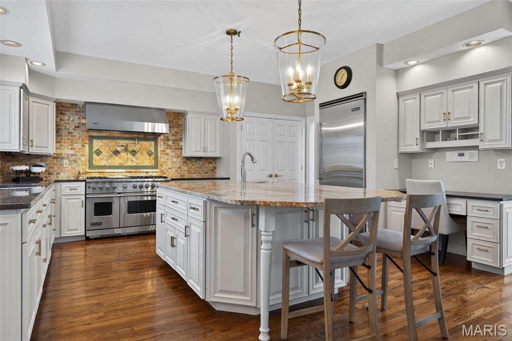 Hamptons The - Residential