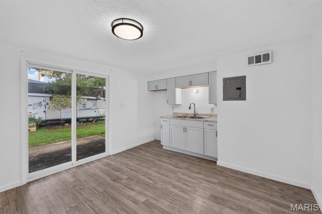 Soth Roxana - Residential Income