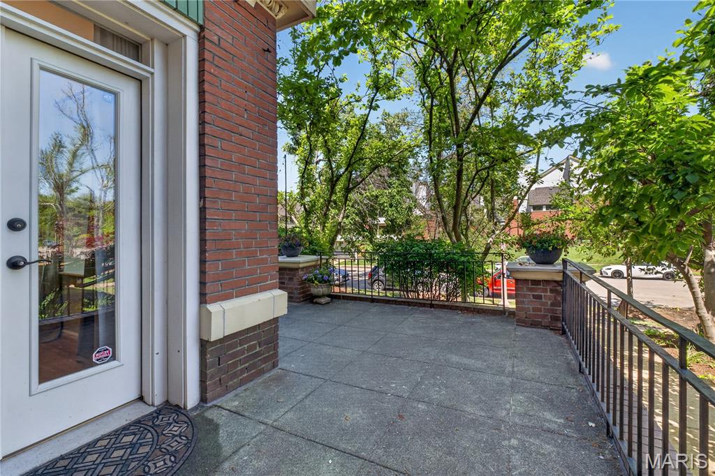 Waterman-Pershing 01 Flr - Residential Lease