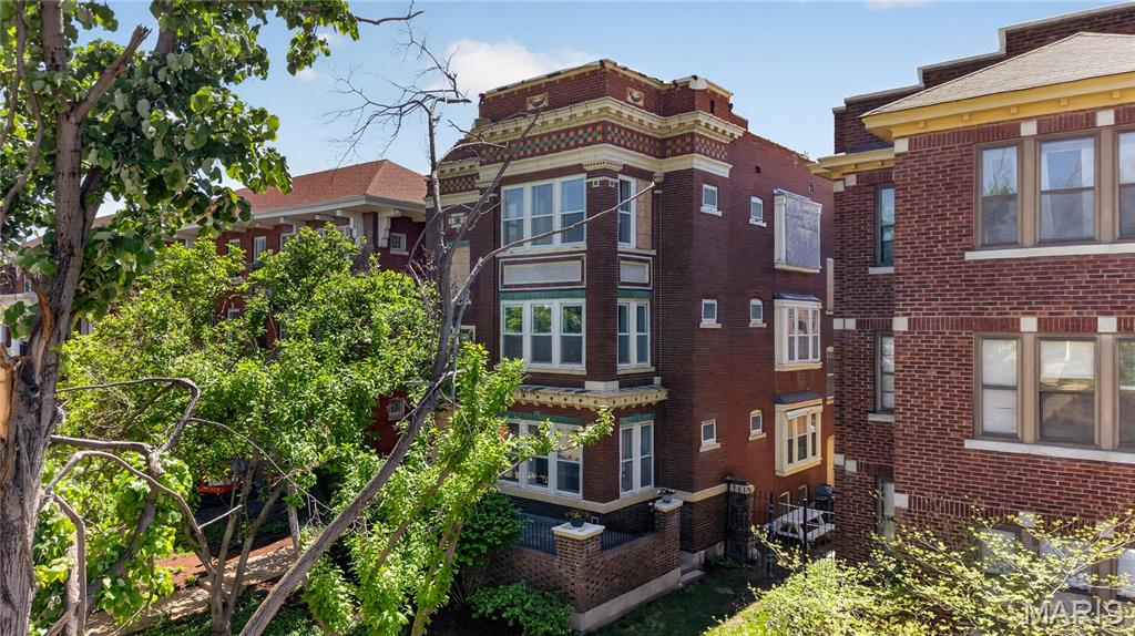 Waterman-Pershing 01 Flr - Residential Lease