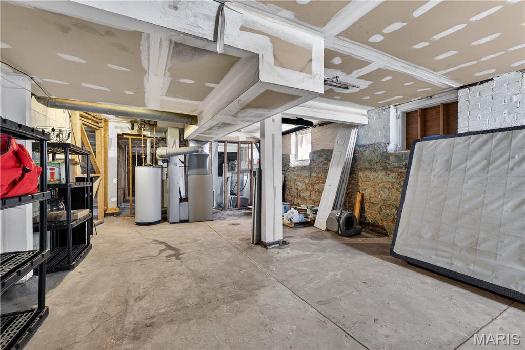 Waterman-Pershing 01 Flr - Residential Lease