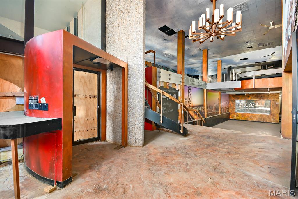 Lindells Add 03 - Commercial Sale
