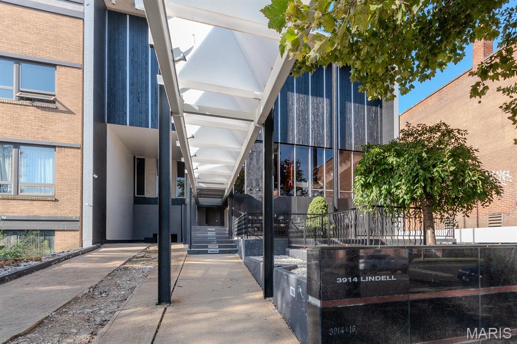 Lindells Add 03 - Commercial Sale