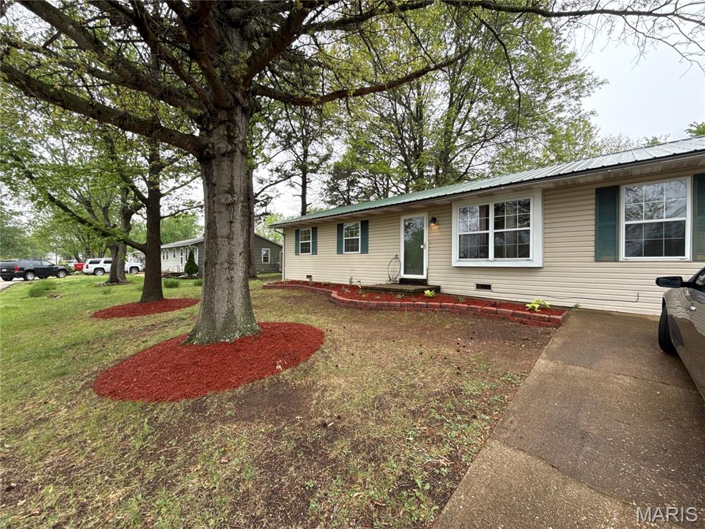 Property is agent owned. New HVAC, flooring, paint, fixtures, and appliances.