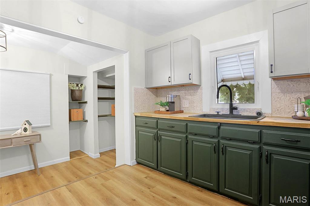 F W Kamps Riverview - Residential