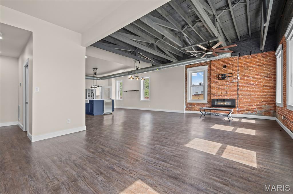Old Town - Commercial Sale