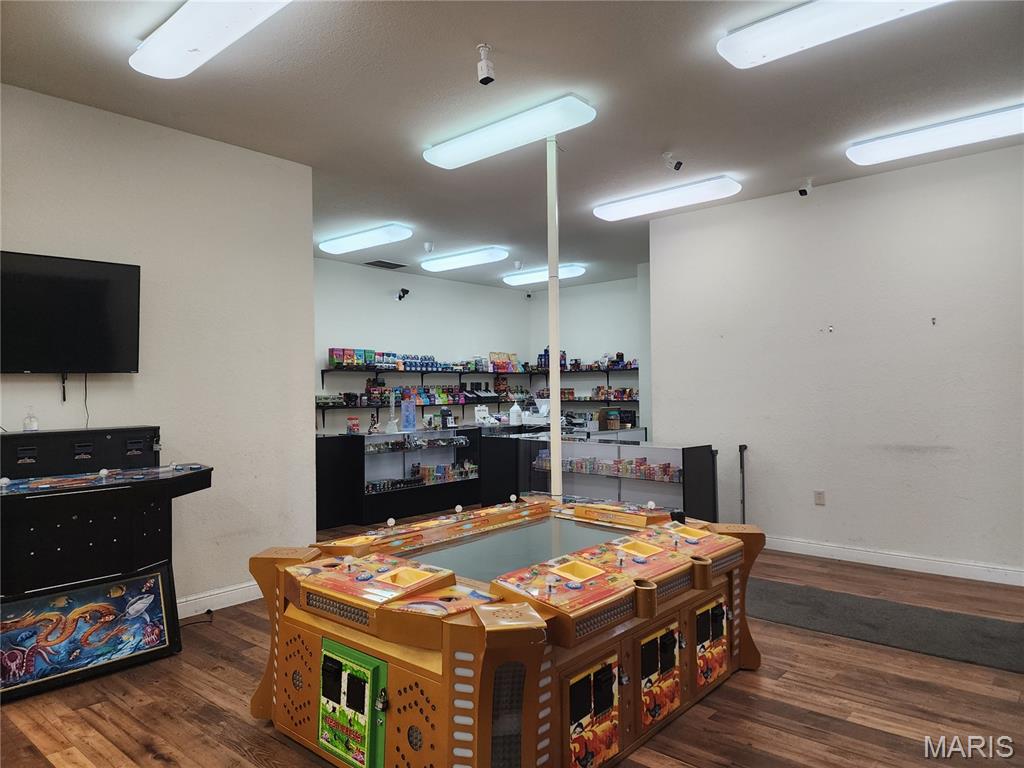 n/a - Commercial Lease