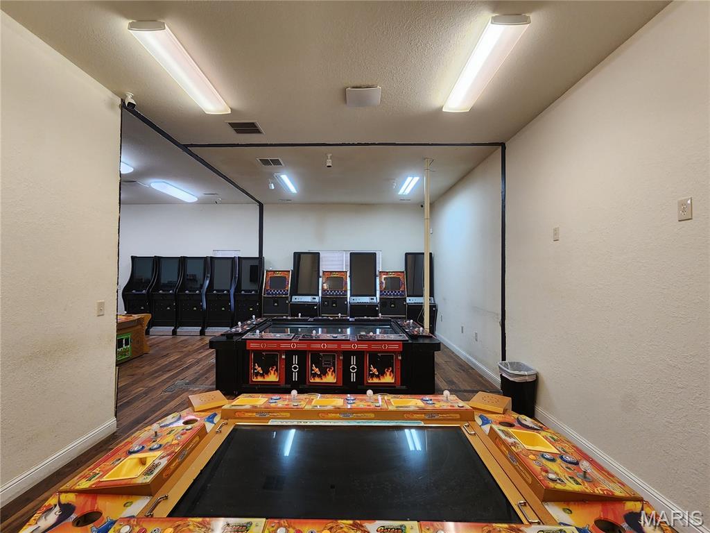 n/a - Commercial Lease