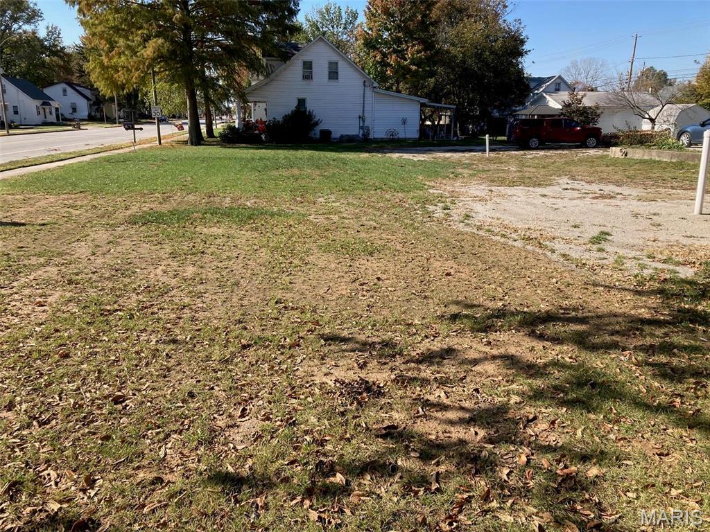 Here is your opportunity to purchase two vacant residential lots in New Baden. (Parcel# 11-10-18-116-007 is included).) Additional Rooms: Other