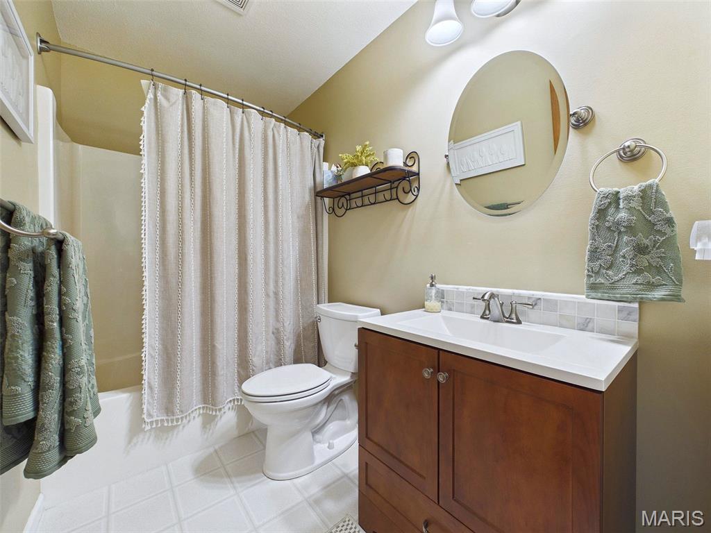 Country Club Manors - Residential