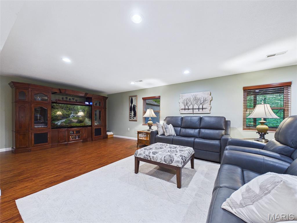 Country Club Manors - Residential