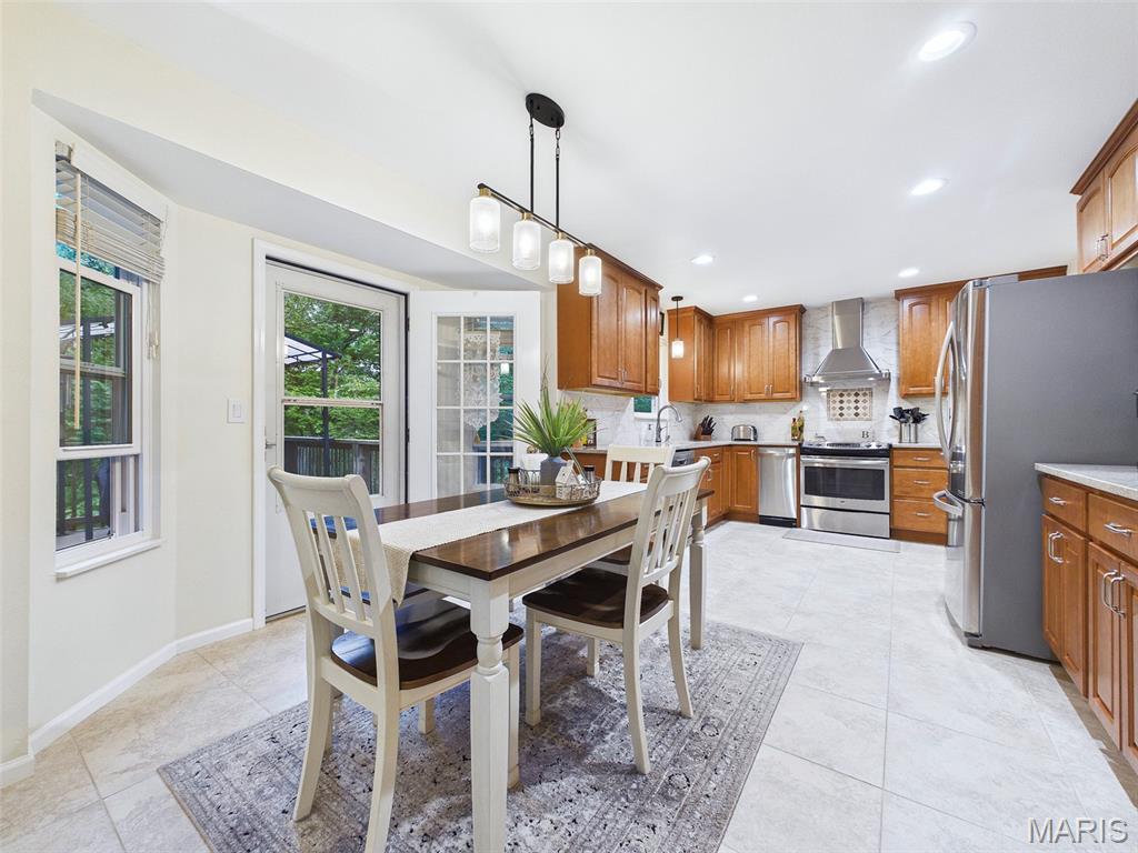 Country Club Manors - Residential