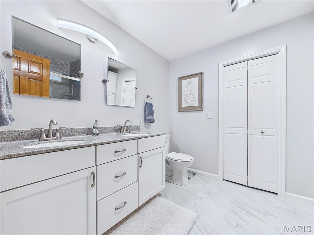 Country Club Manors - Residential