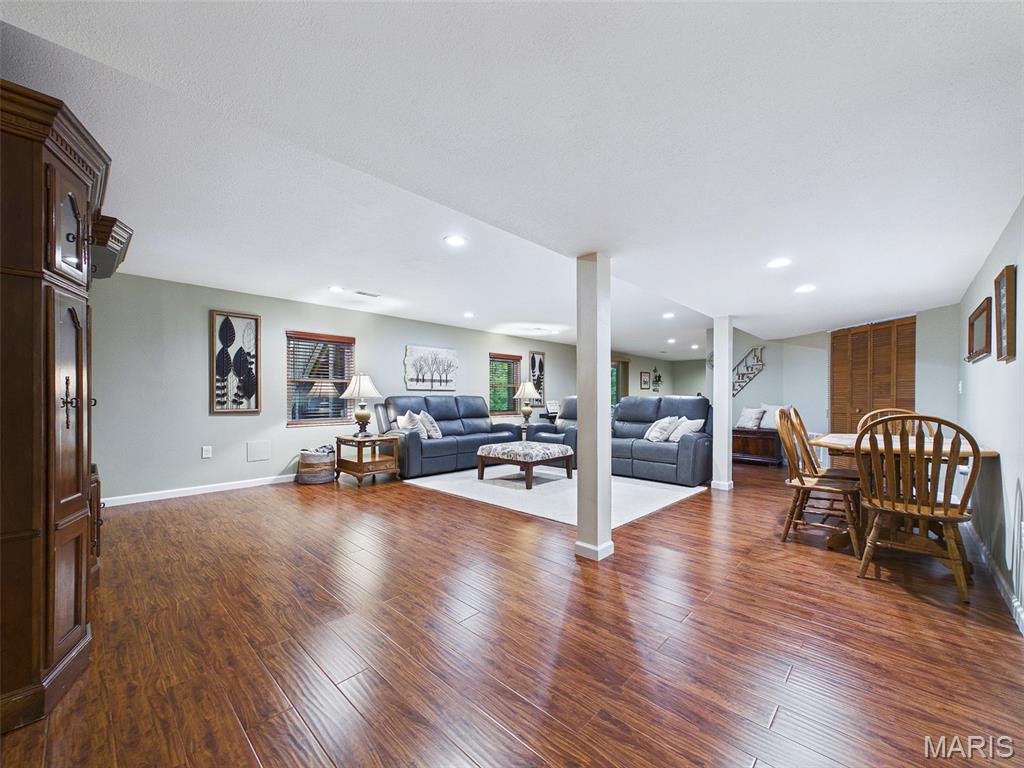 Country Club Manors - Residential