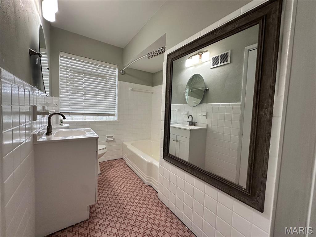 Dallas Court - Residential