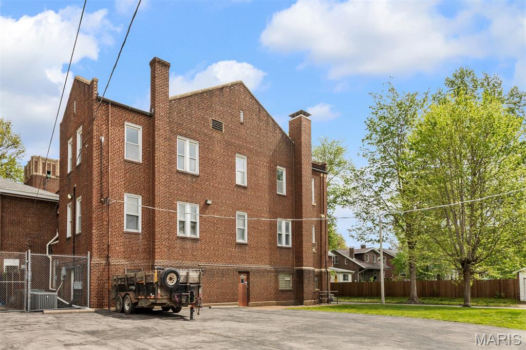 Gravois Kingshighway Park - Commercial Sale