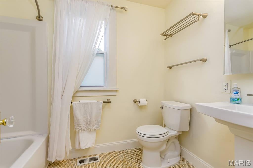 Tuxedo Park - Residential