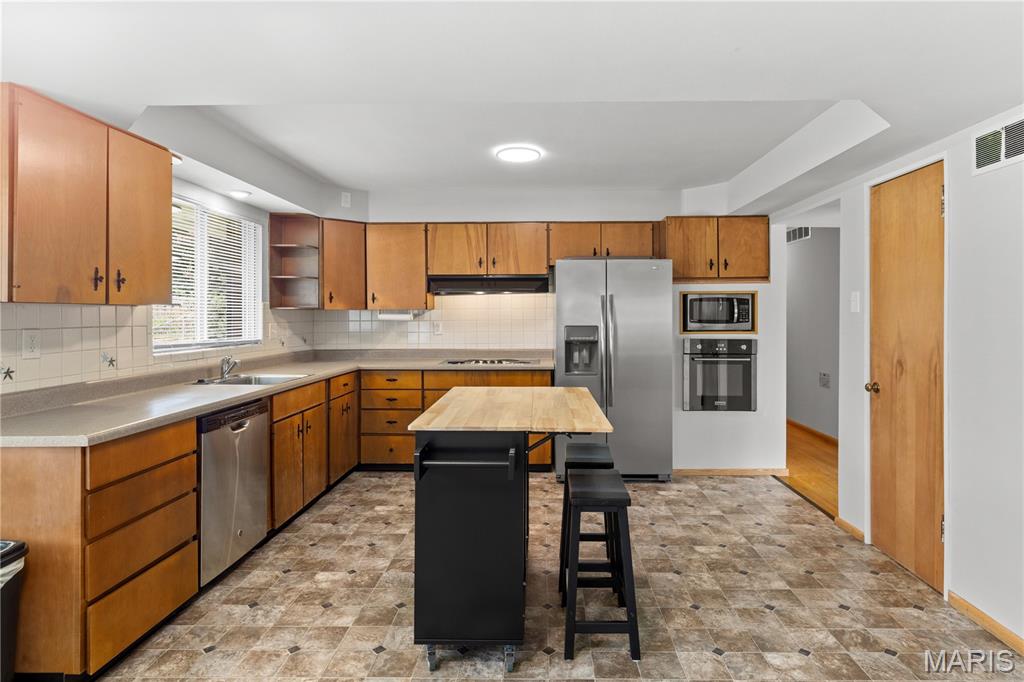 Oak Lake Estates - Residential Lease