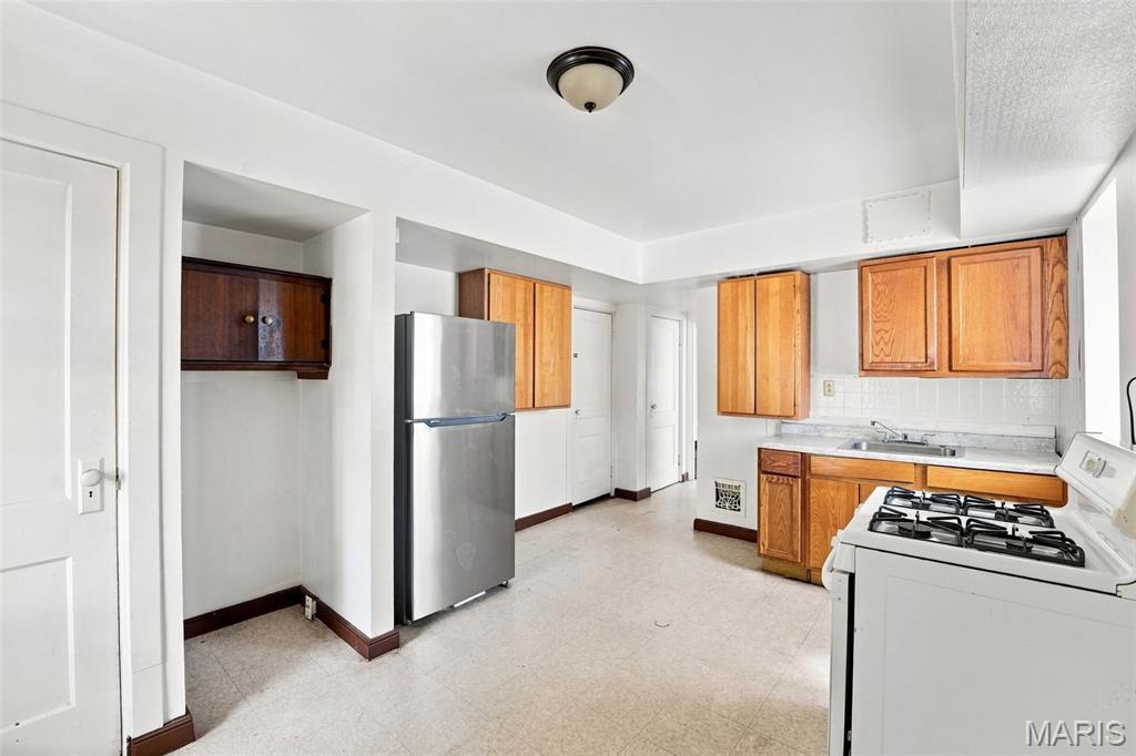 St Louis - Residential Income