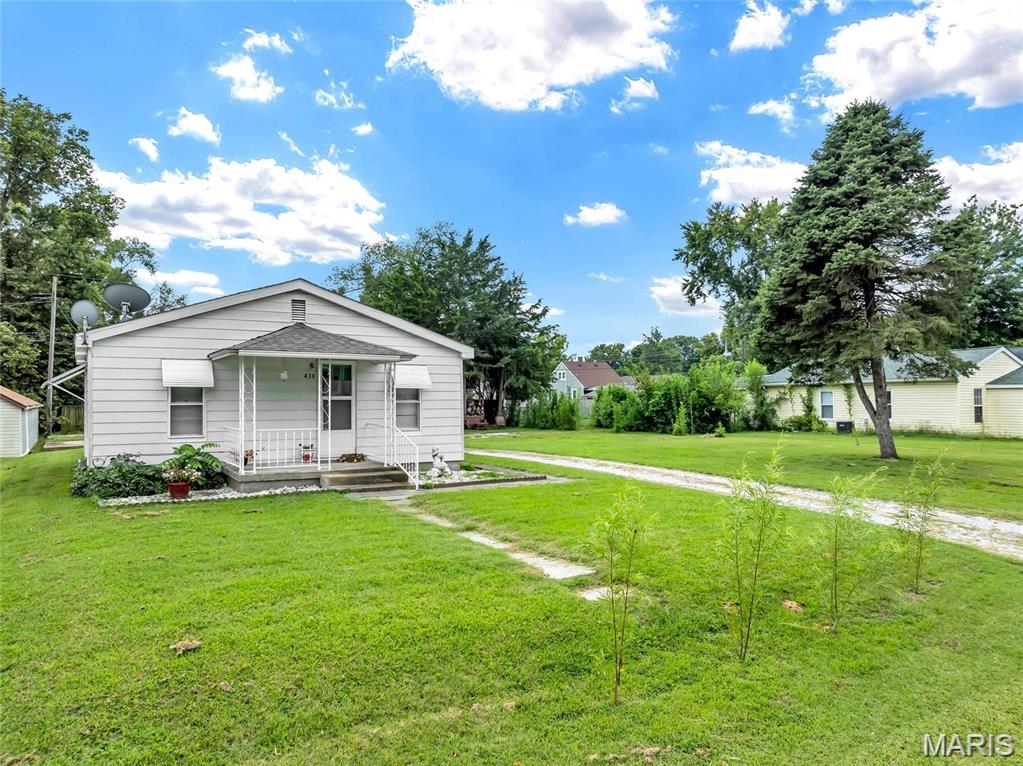 Great starter home on a large lot.  Home has an oversized 1-car detached garage.