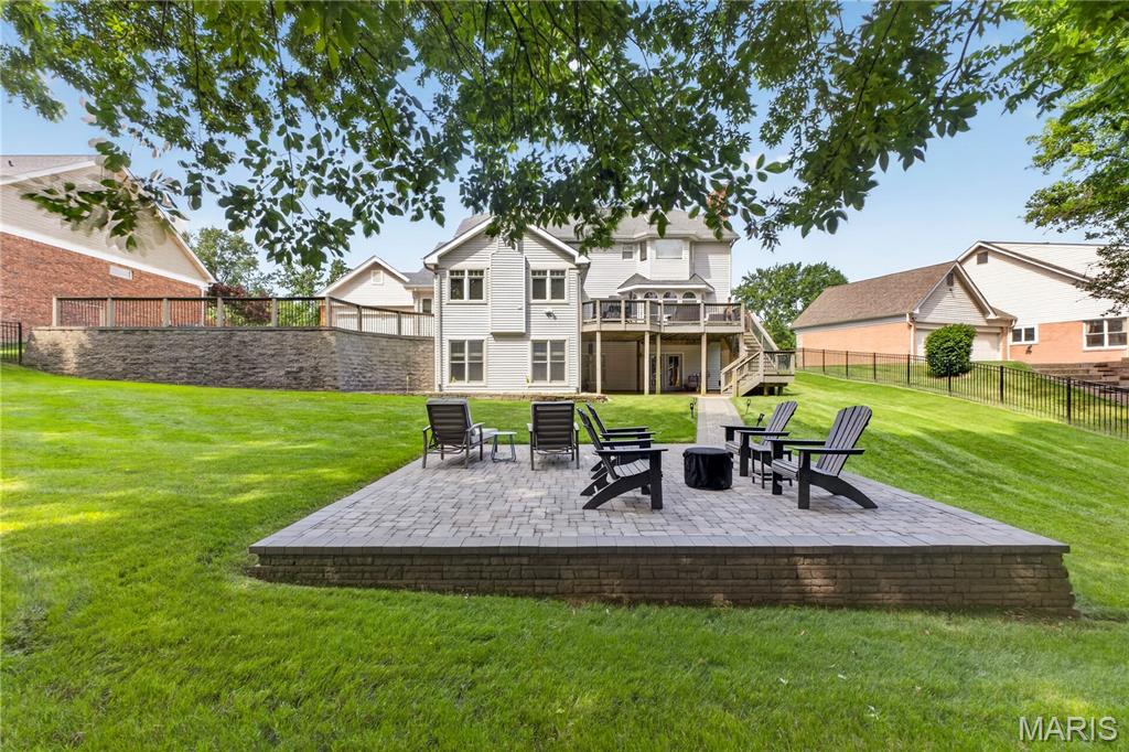 The Seasons At Schoettler 2 - Residential
