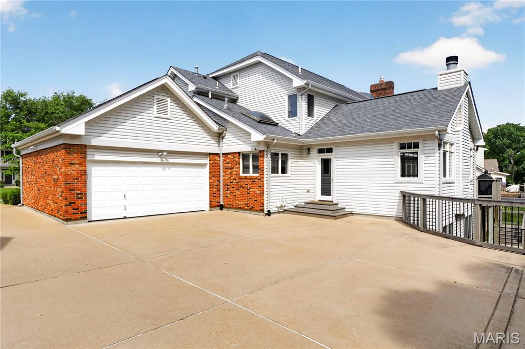 The Seasons At Schoettler 2 - Residential