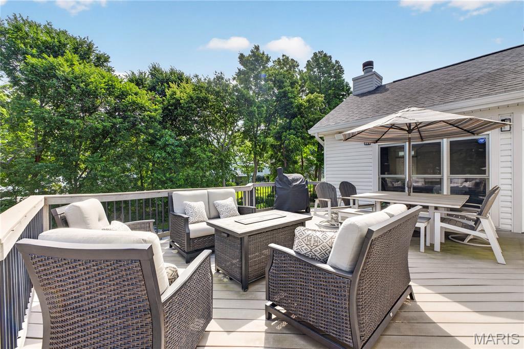 The Seasons At Schoettler 2 - Residential