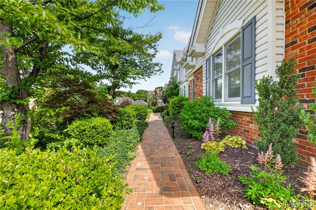 The Seasons At Schoettler 2 - Residential