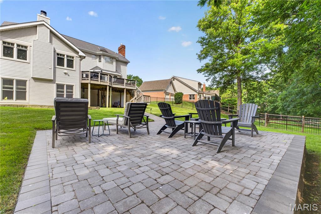 The Seasons At Schoettler 2 - Residential