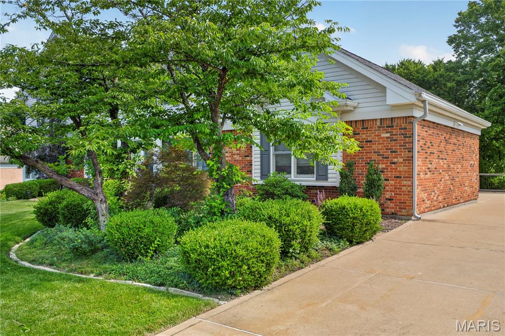 The Seasons At Schoettler 2 - Residential
