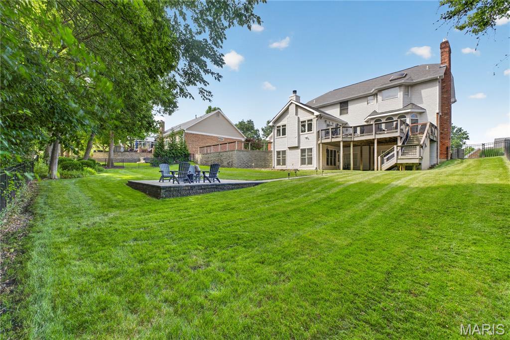 The Seasons At Schoettler 2 - Residential