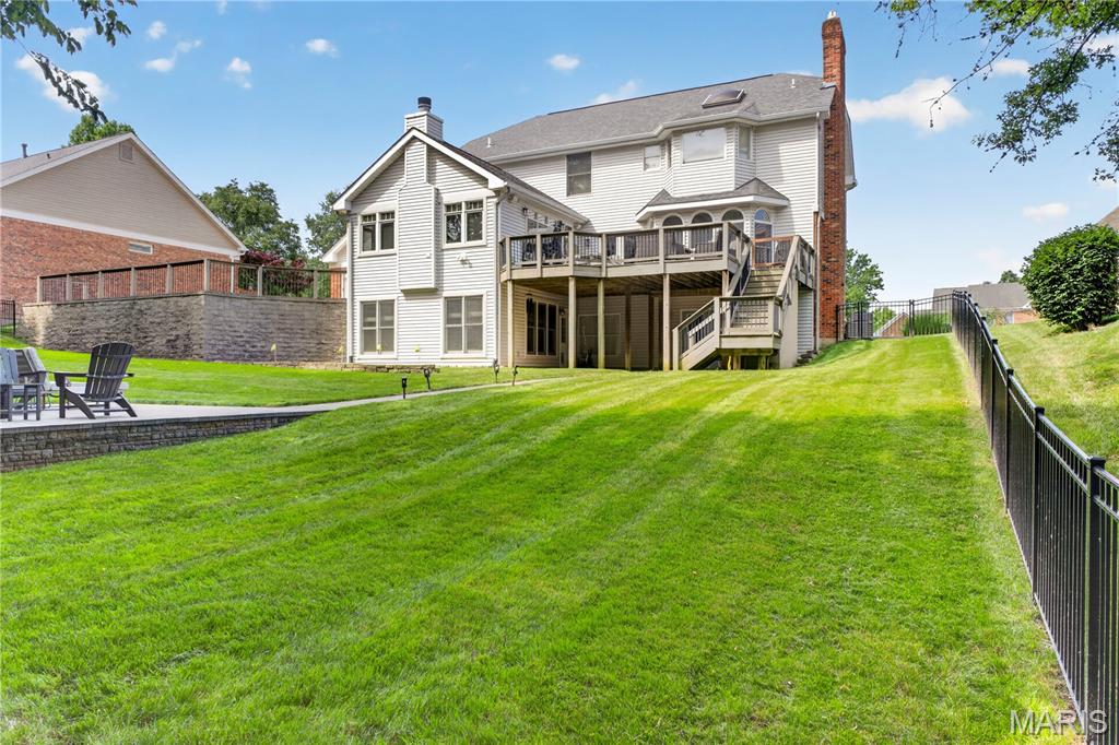 The Seasons At Schoettler 2 - Residential